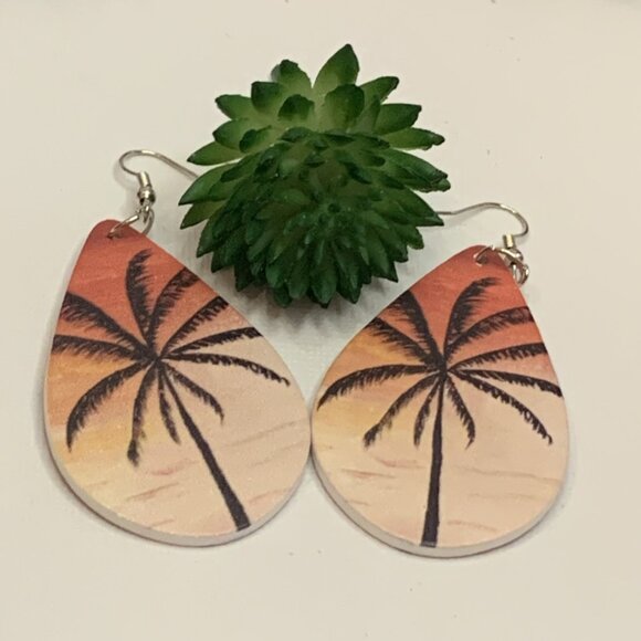 Palm Tree Earring, Tree Earring, Sunset Earring, Beach Earring, Nature Earring - Picture 1 of 6
